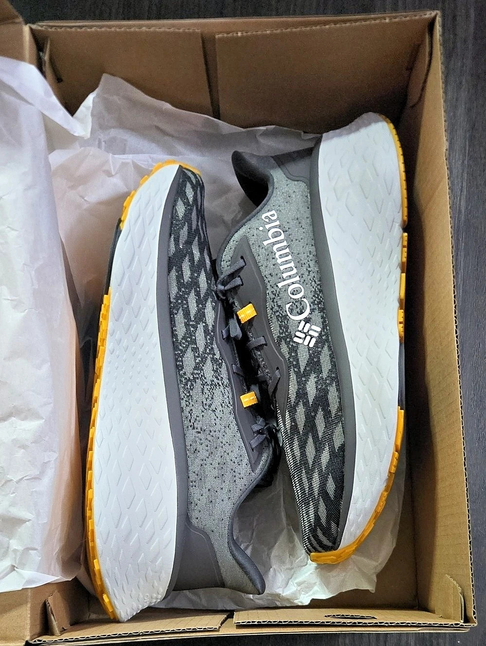 Columbia Konos Elevate Men's Athletic Shoes Gray and Yellow 11 Brand New